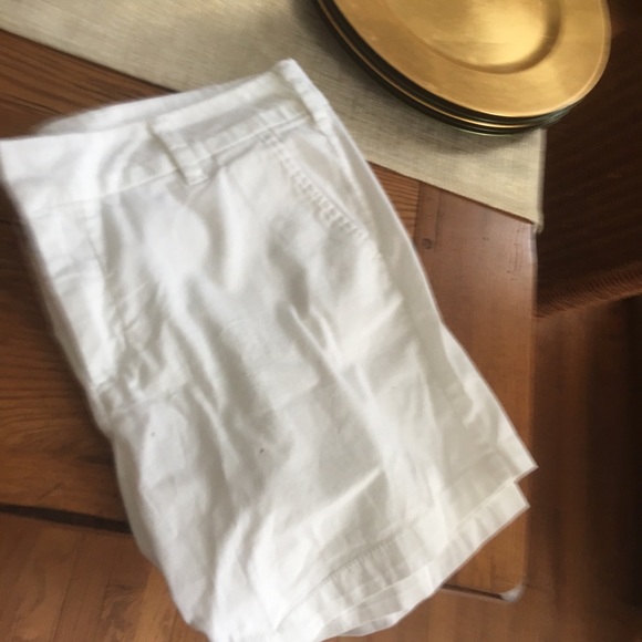 G.H Bass white shorts - Picture 6 of 13